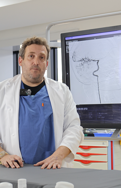 Portrait du Dr Jose Carlos, radiologue interventionnel